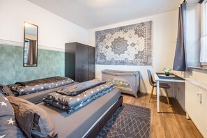 2 bedrooms, iron/ironing board, free WiFi, bed sheets - Holiday Apartment 'Heide Ferienwohnung Nord' with Wi-Fi (Schneverdingen)