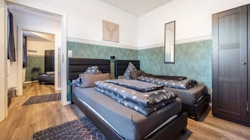 2 Schlafzimmer, Schreibtisch, schallisolierte Zimmer