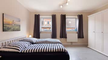 2 bedrooms, iron/ironing board, free WiFi, bed sheets