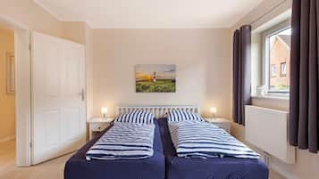 2 bedrooms, iron/ironing board, free WiFi, bed sheets