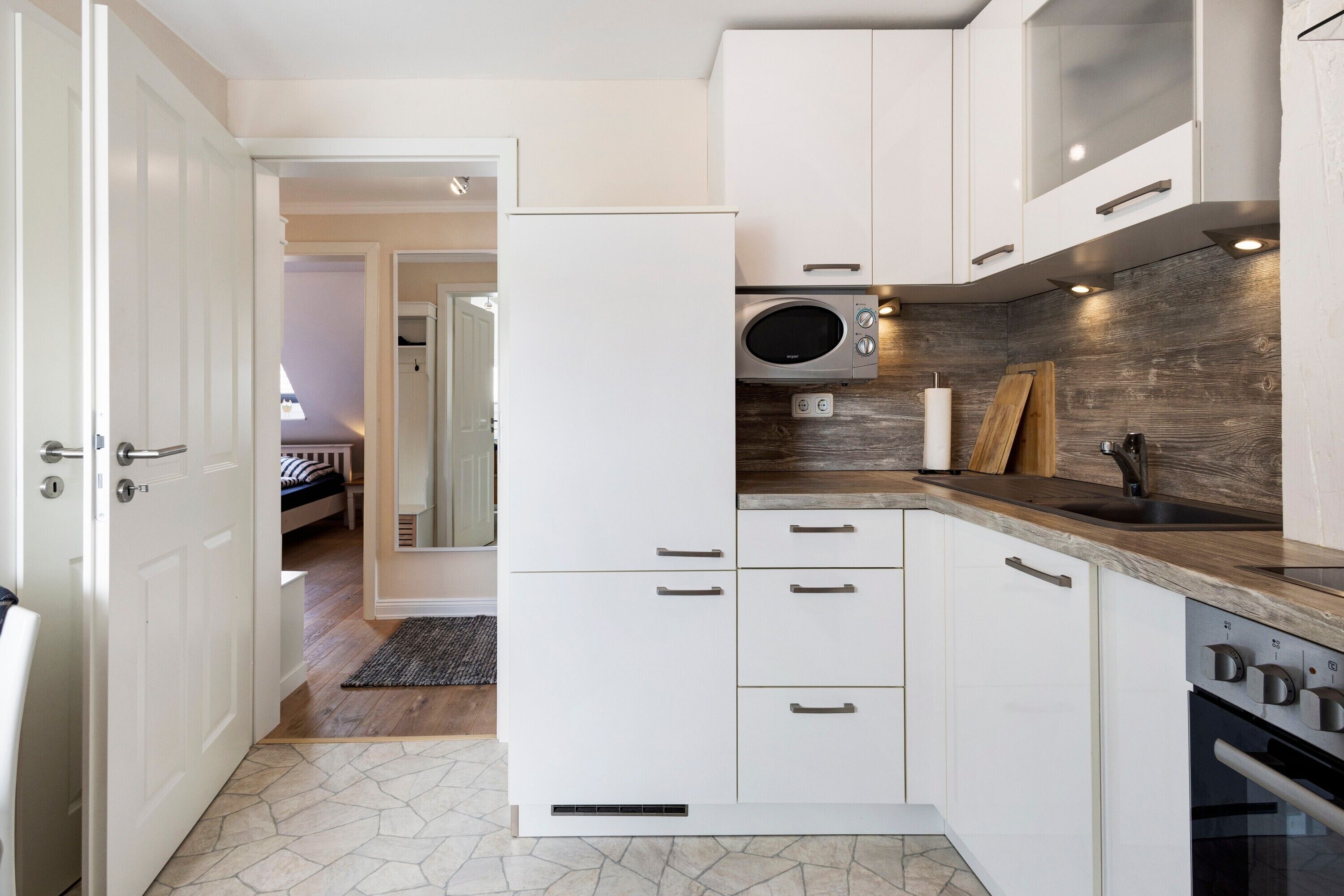 Kühlschrank, Mikrowelle, Ofen, Herdplatte