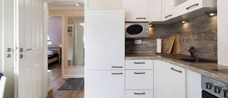 冰箱、微波炉、烤箱、炉灶