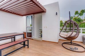 Outdoor dining - TAO Penthouse, Private Rooftop SpaTub, Pool Onsite (Tulum)