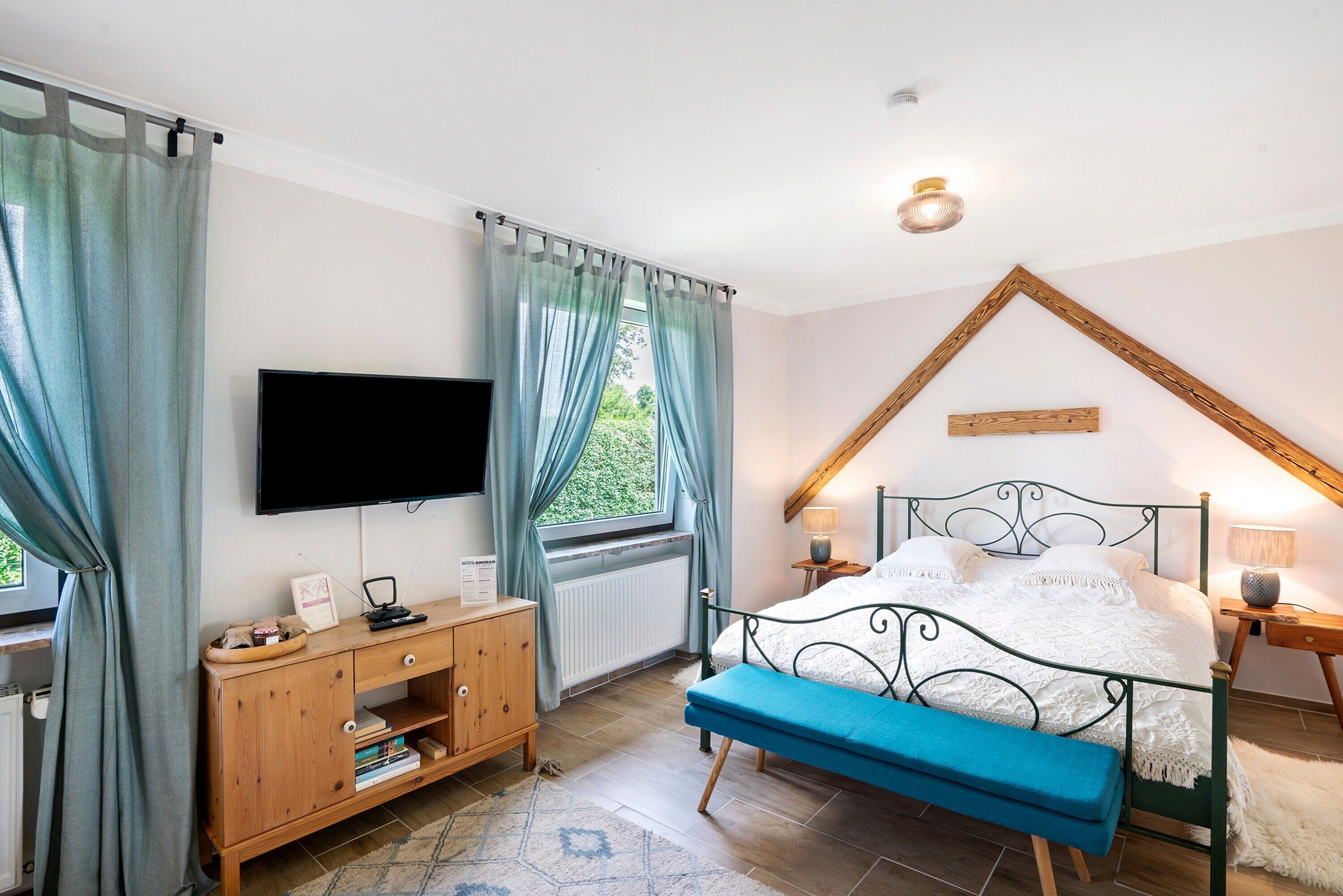 1 bedroom, free WiFi, bed sheets