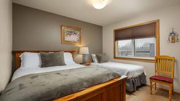 5 bedrooms, iron/ironing board, travel crib, free WiFi