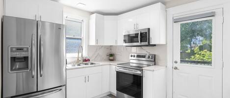 Microwave, oven, coffee/tea maker, electric kettle