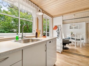 Geladeira, micro-ondas, lava-louças