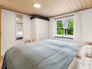 2 bedrooms, internet