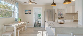 Chic Port Charlotte Home ~ 9 Mi to Englewood Beach