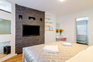 1 bedroom, free WiFi, bed sheets