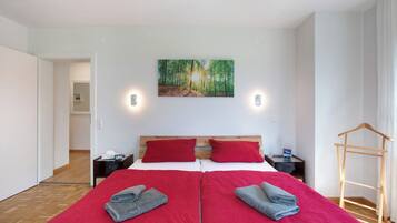 2 bedrooms, iron/ironing board, free WiFi, bed sheets