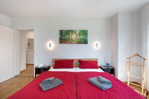 2 chambres, fer et planche à repasser, Wi-Fi gratuit, draps fournis