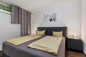 1 soverom, strykejern/-brett, wi-fi (inkludert) og sengetøy