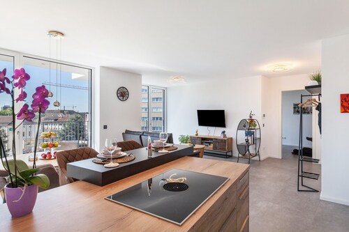 Apartment 'Yiwoo Home' with Private Terrace, Balcony and Wi-Fi