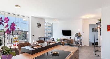 Apartment 'Yiwoo Home' with Private Terrace, Balcony and Wi-Fi
