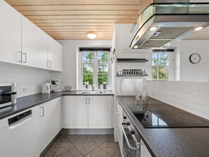 Réfrigérateur, micro-ondes, lave-vaisselle