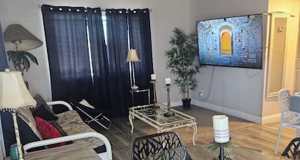 2-bedroom apartment in superb Las Vegas with AC