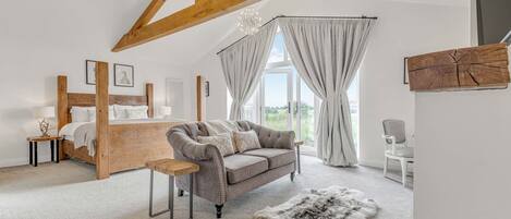 3 quartos, escrivaninha, ferros/tábuas de passar roupa, Wi-Fi