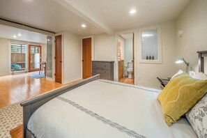 1 bedroom, iron/ironing board, travel cot, WiFi