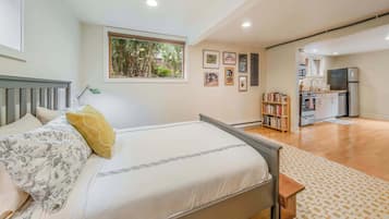 1 bedroom, iron/ironing board, travel crib, WiFi