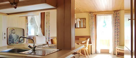 Room, 1 Bedroom, Balcony | Interior