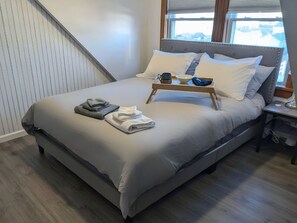 4 bedrooms, desk, iron/ironing board, travel cot - The Bridge at Soundview · Beach+OceanView+Sunrise (Old Lyme)