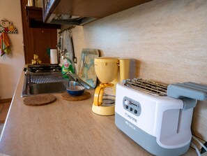 Fridge, oven, coffee/tea maker, electric kettle - Agri Borgata Vallone - La Lucciola (Dolcedo)