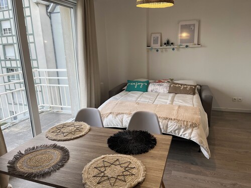 Studio Rénové à 30 Mètre de la Plage, 300 Mètre du Centre Ville 4 Couchages