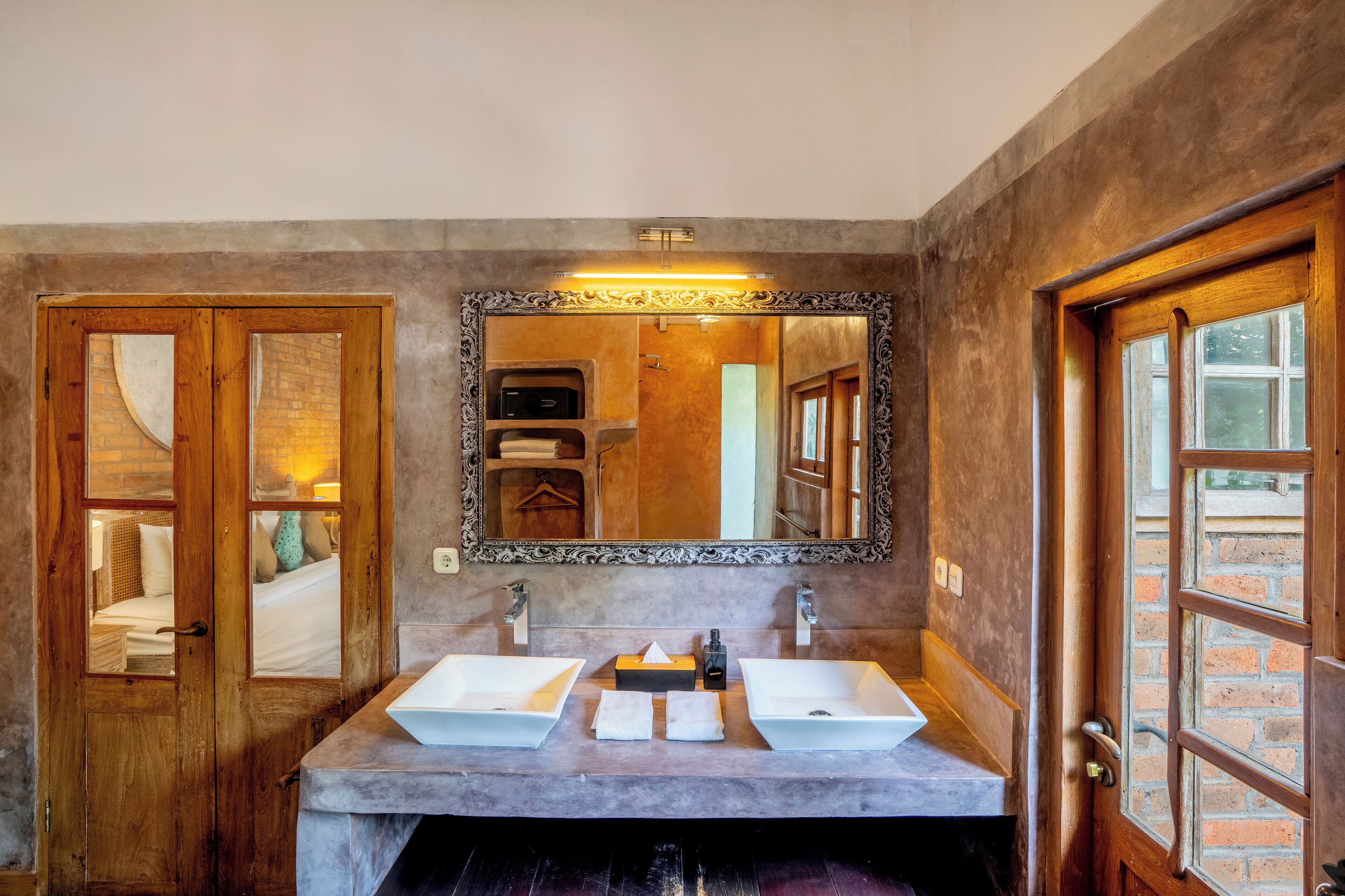 Deluxe Villa | Bathroom | Shower, bidet, soap, shampoo