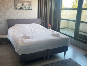 2 bedrooms, Internet