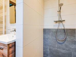 Shower - Cosy house in wooded surroundings (Erp)