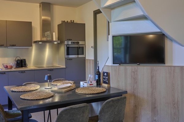 Kühlschrank, Mikrowelle, Herdplatte, Geschirrspüler