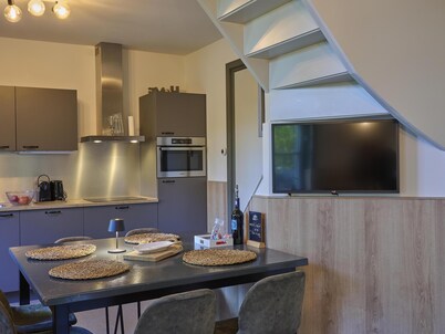 Cozy two-under-one group home near the forest