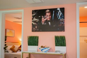 4 camere, una scrivania, ferro/asse da stiro, culla da viaggio