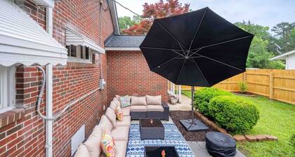 The Great Gatsby: Pink Flamingo Lounge Retreat!