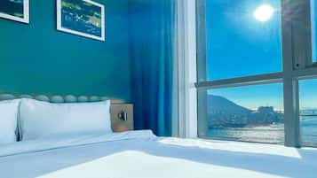 Quarto casal premium | Escrivaninha, espaço de trabalho para notebook, Wi-Fi de cortesia