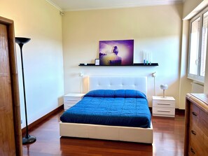3 bedrooms, iron/ironing board, WiFi, bed sheets - Apartment surrounded by greenery with a view of the riding stables. With meter at 30m.  (Roma)