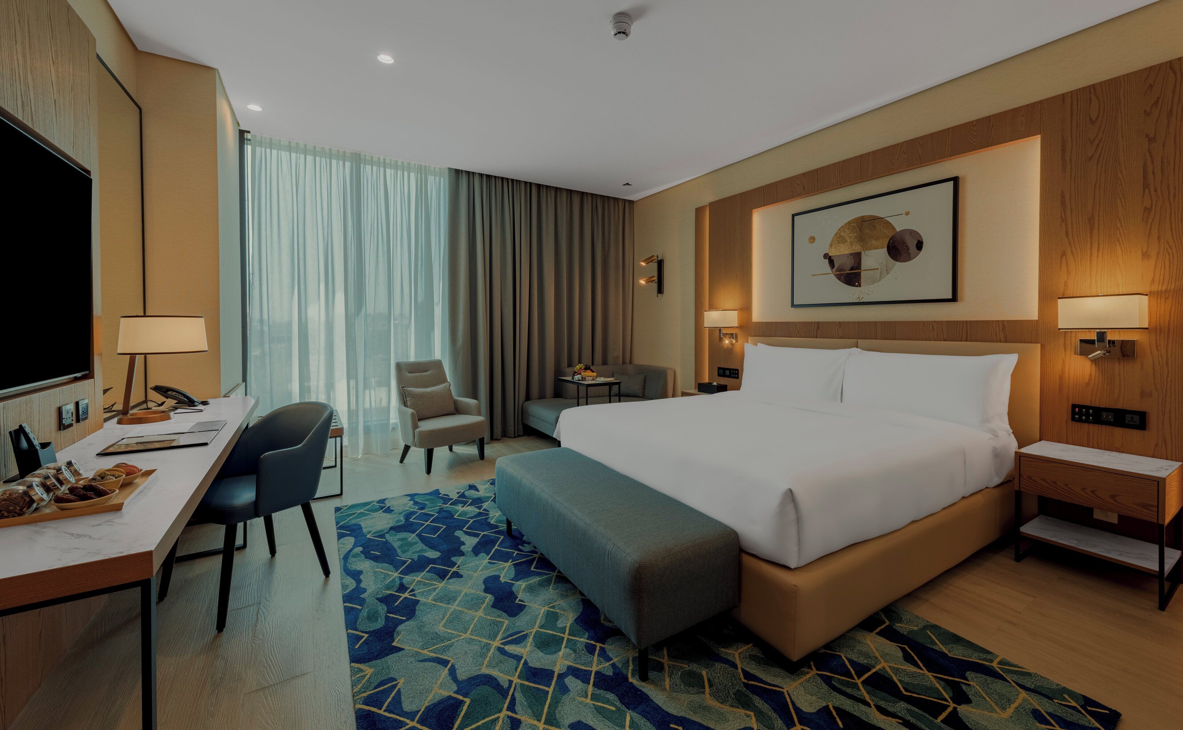 Executive Room, 1 King Bed | Minibar, soundproofing, iron/ironing board, free cribs/infant beds