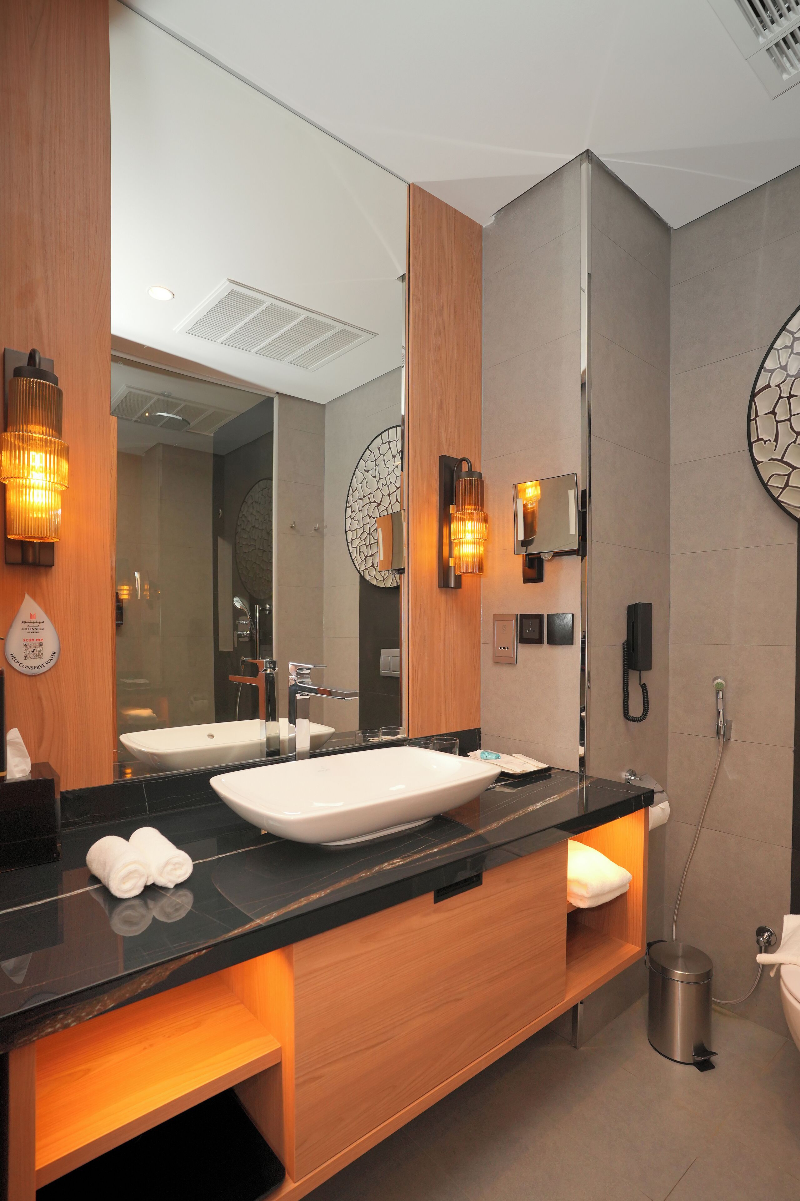 Shower, hair dryer, slippers, bidet
