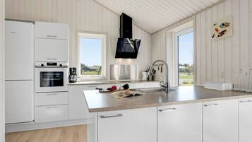 Kühlschrank, Geschirrspüler, Kochgeschirr/Geschirr/Besteck