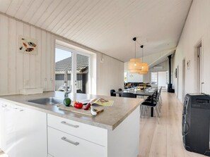 Fridge, dishwasher, cookware/dishes/utensils