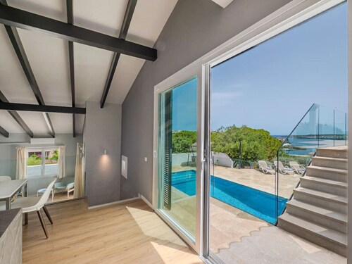 Villaser - nice seaview and pool
