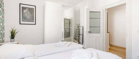 2 slaapkamers, reisbedje, gratis wifi, beddengoed