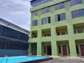 Front of property - Royal Palace Airport Hotel Katunayaka (Katunayake)