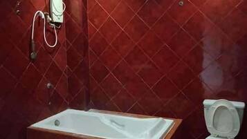 Basic Room | Bathroom