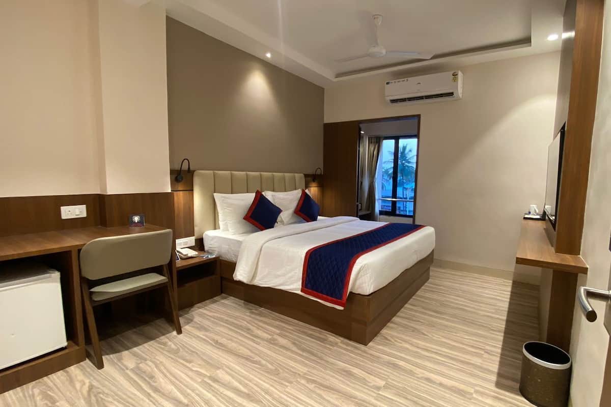 Suite | 1 bedroom, premium bedding, in-room safe, blackout curtains