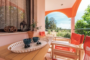 Outdoor dining - Genuine local lifestyle in a small peaceful village, all year round. (Βατοπέδι)