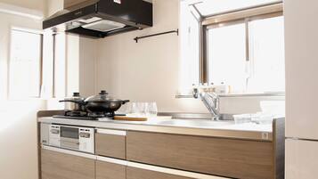 Fridge, microwave, stovetop, electric kettle