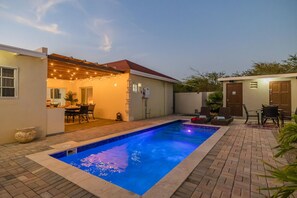 3 bedrooms - Beautiful 3br4ba Amazing Location w Private Pool (Noord)