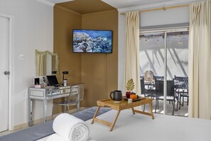 3 bedrooms - Beautiful 3br4ba Amazing Location w Private Pool (Noord)